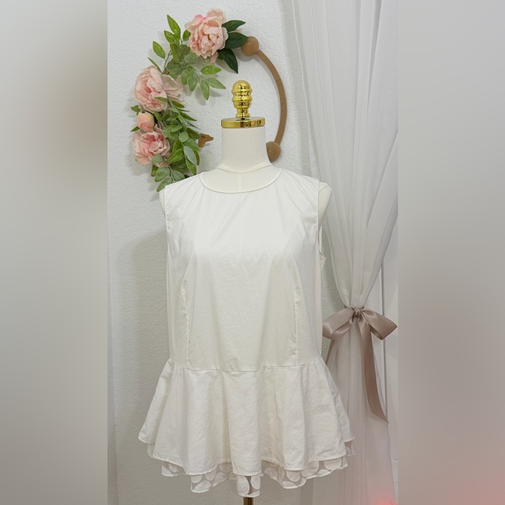 Akris Punto $795 A-K-R-I-S- •punto white sleeveless blouse Size 12 - WORN ONCE